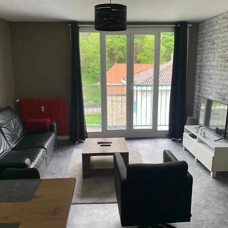 Appartement tout confort dans une résidence calme Givet Extérieur photo