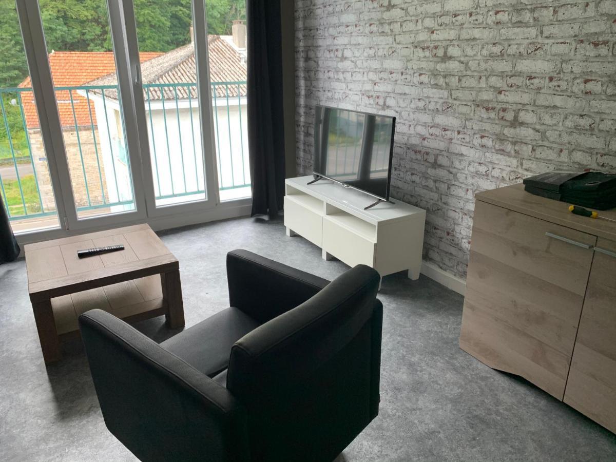 Appartement tout confort dans une résidence calme Givet Extérieur photo